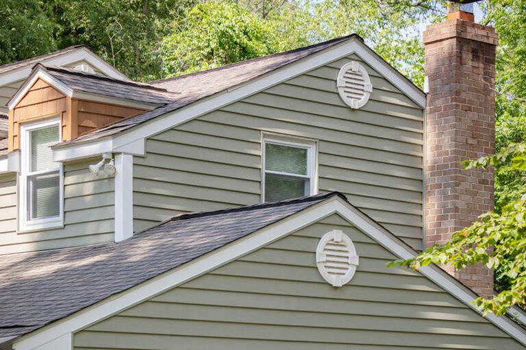 How to Avoid Color Siding Fading: Architectural & Engineering Guide