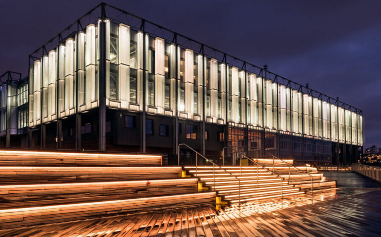 Luxury Glass Facades USA: Architectural & Engineering Guide