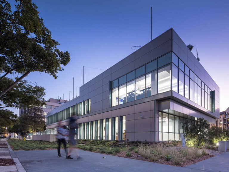 Top Commercial Facades America: Architectural Engineering Guide